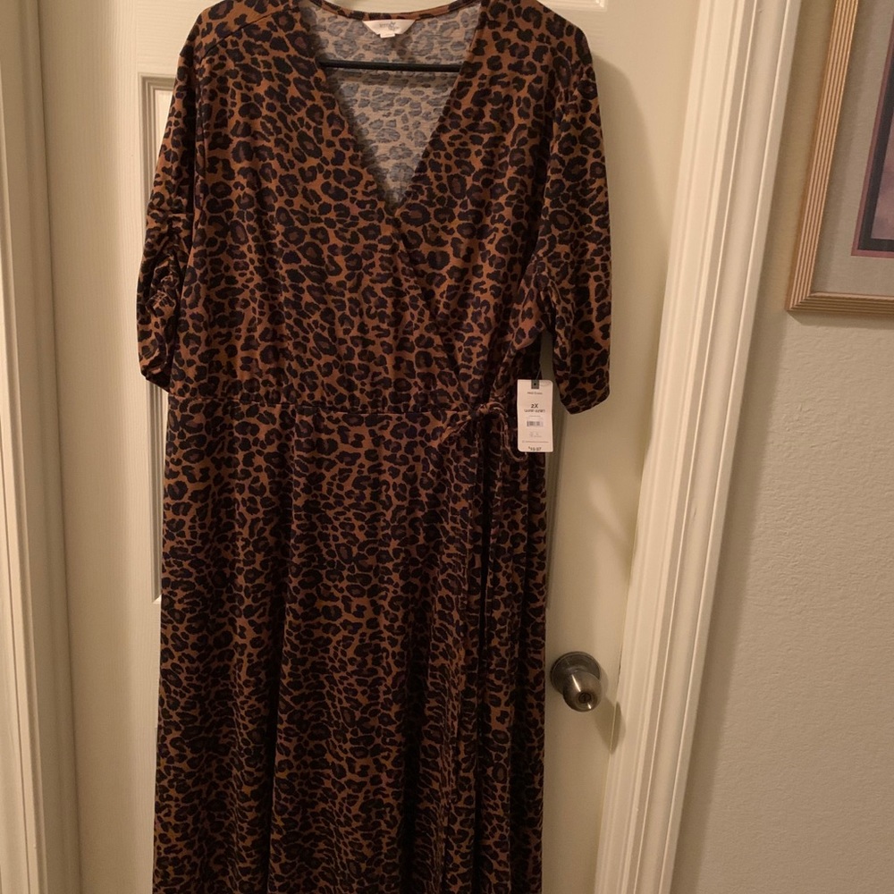 Terra & sky 2x leopard print midi dress